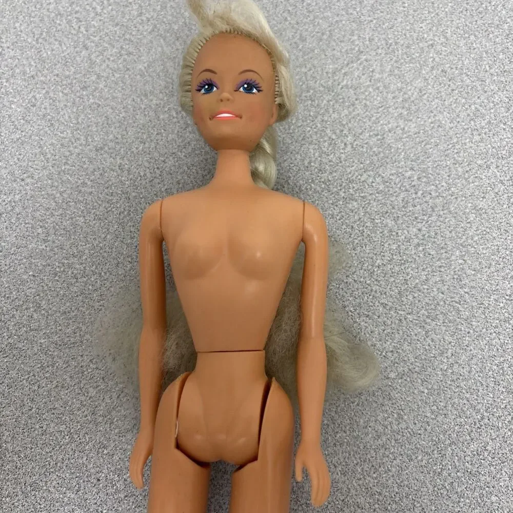 Vintage Barbie Clone Dolls, Made In China, Blonde, Twist Waist, 2 Bendable Legs